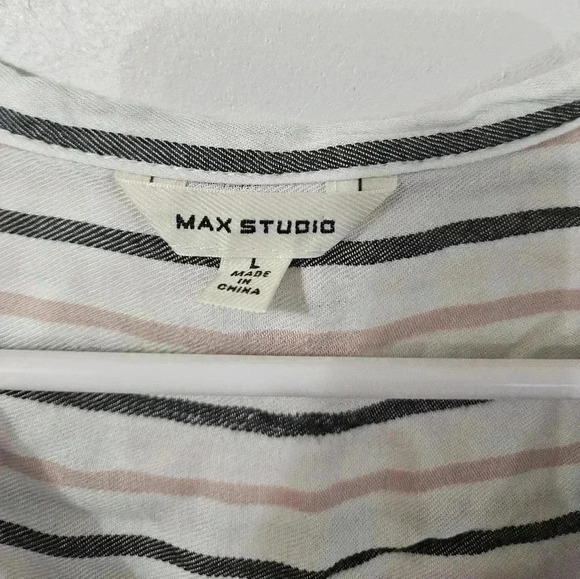 Max studio striped button blouse! - Picture 3 of 6